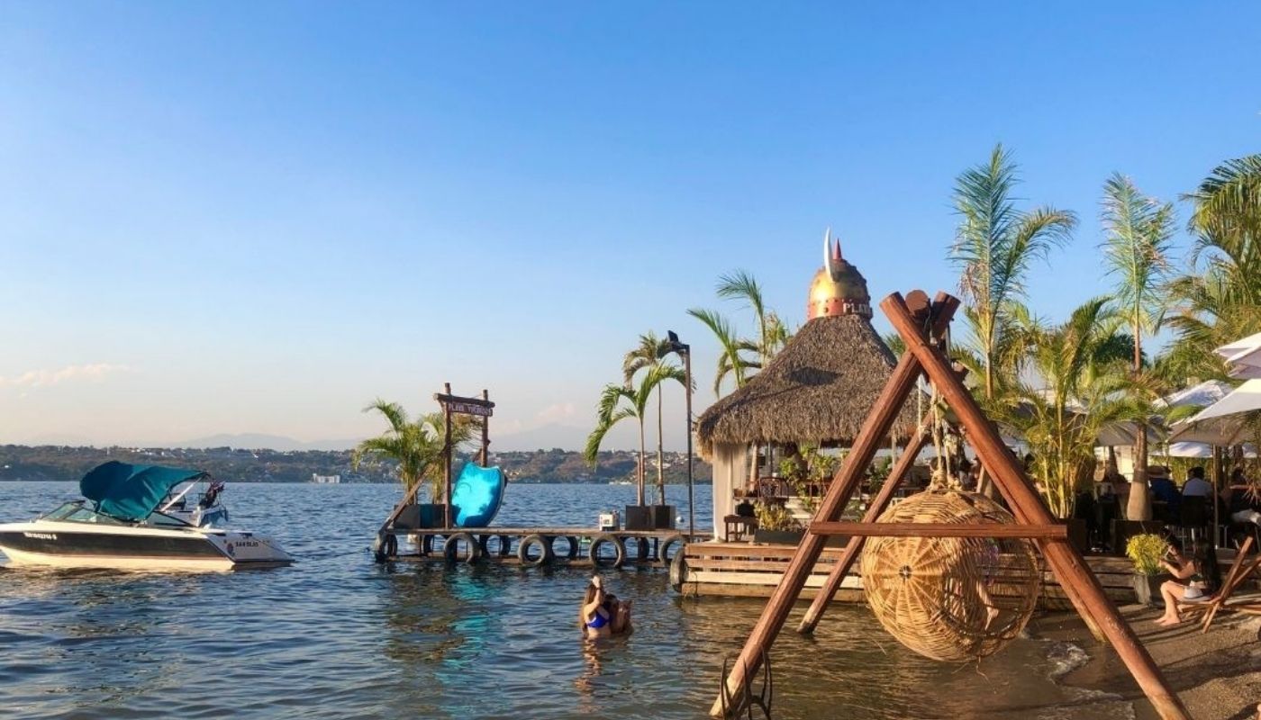 Beach clubs y vida nocturna en Tequesquitengo